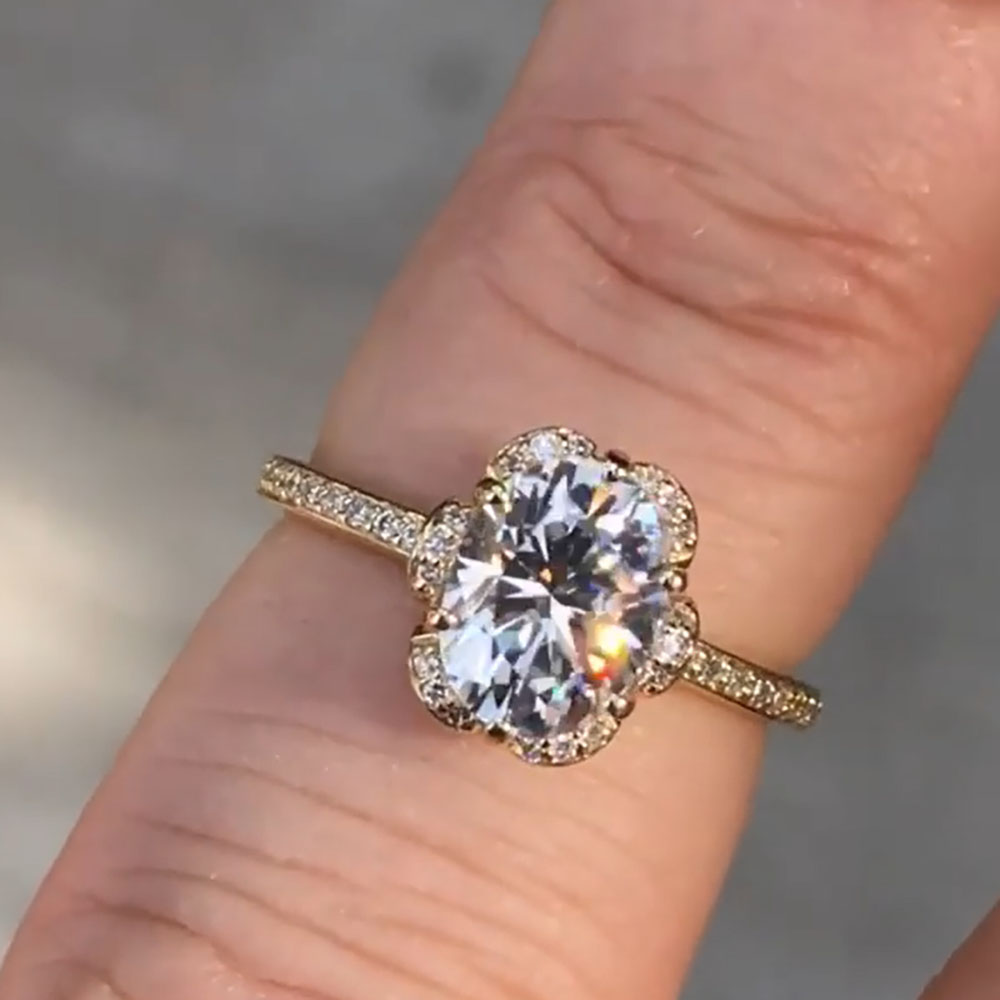 Moissanite Engagement Ring 1 Carat - Изготовленное на заказ твердое 14-каратное желтое