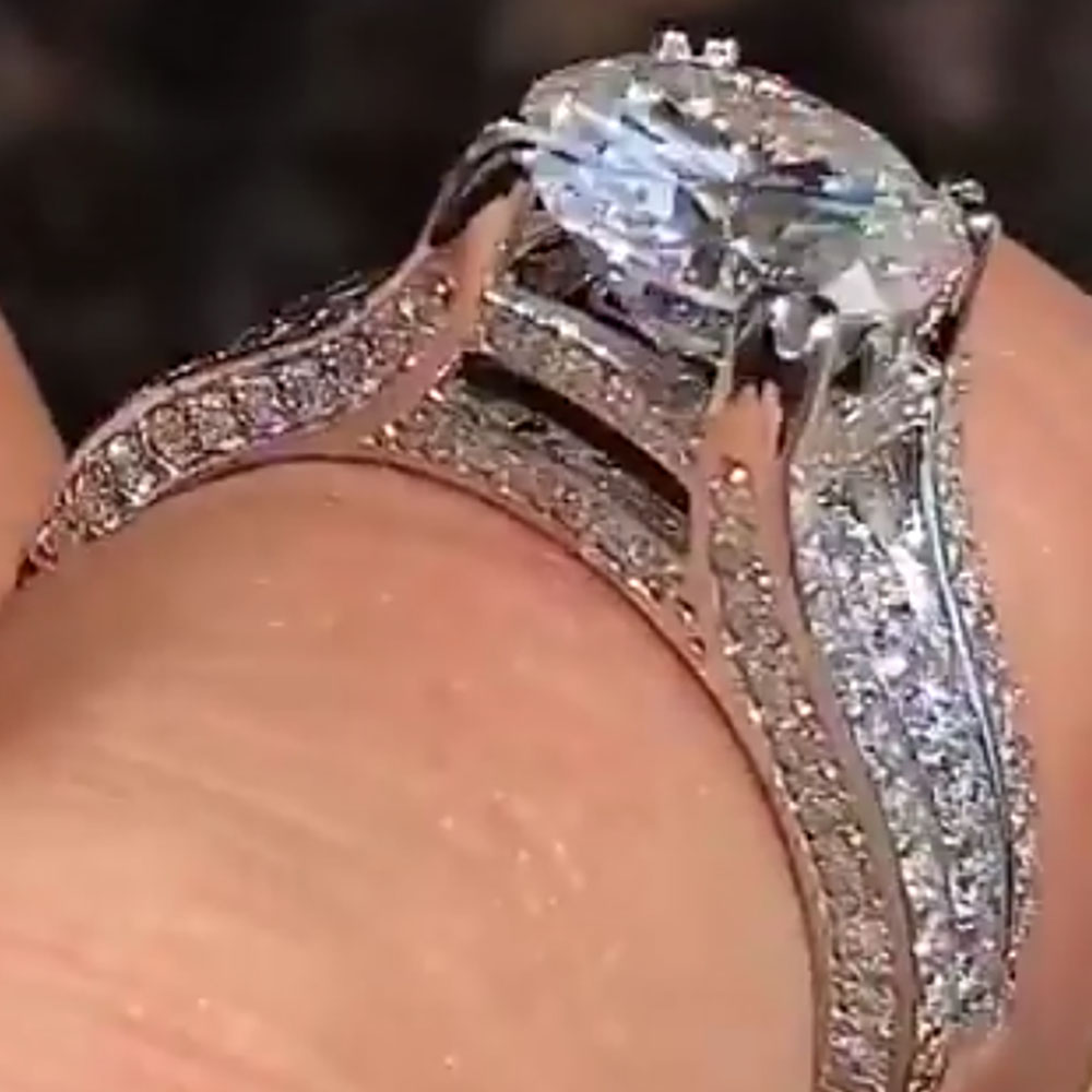 Изготовленное на заказ твердое – обзор и цена Moissanite Engagement Ring 1 Carat