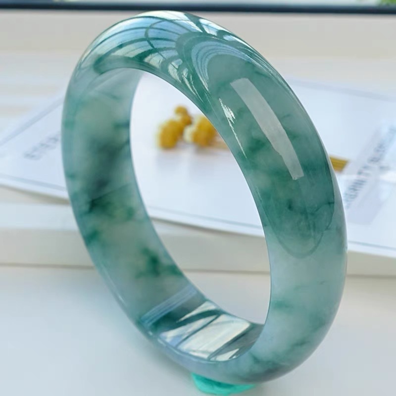 Браслет из мьянского жадеита,  – обзор и цена Bracelets