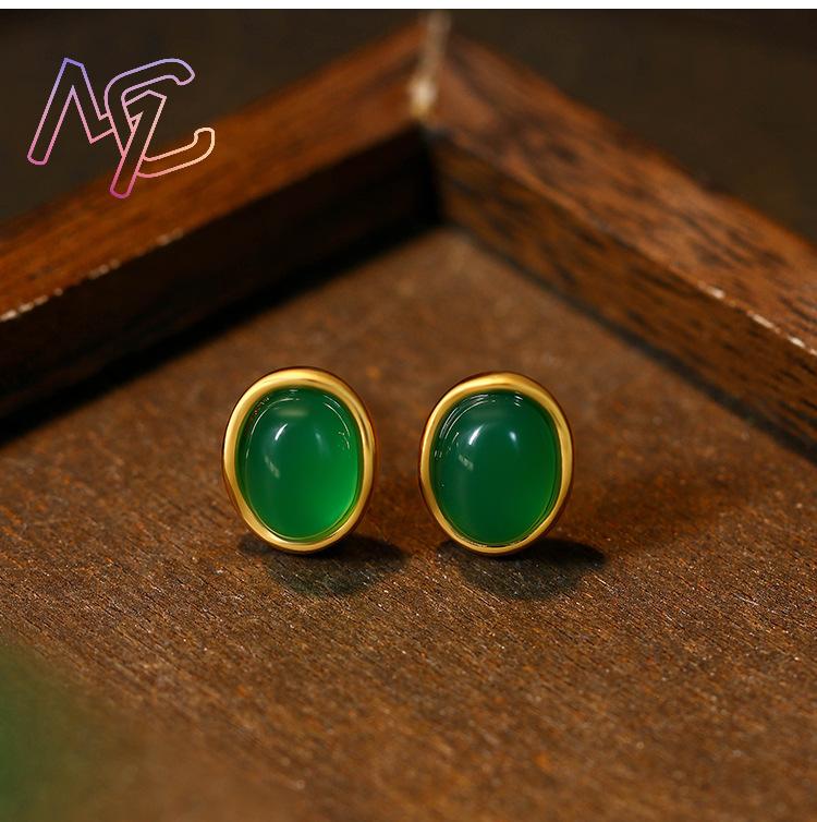 Серьги из зеленого натуральног – обзор и цена Earrings