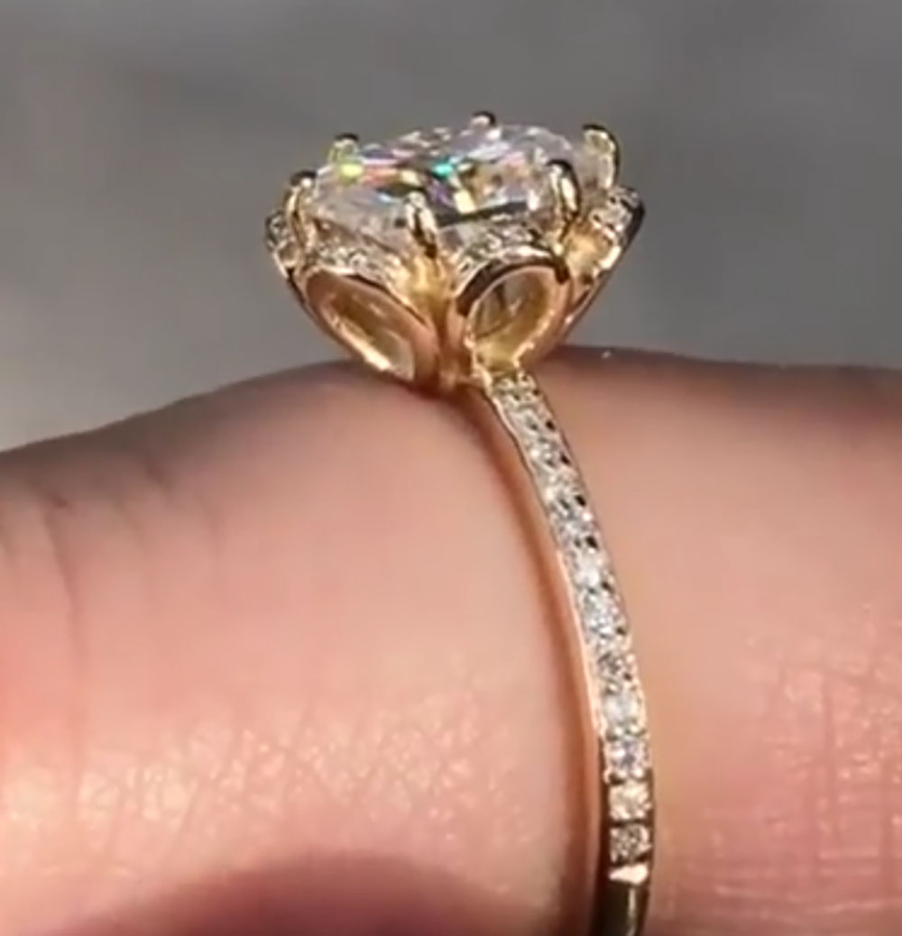Изготовленное на заказ твердое – обзор и цена Moissanite Engagement Ring 1 Carat