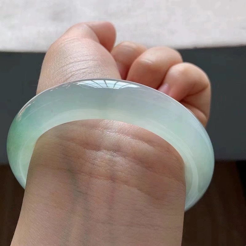 Легкий нефритовый браслет для  – обзор и цена Bracelets